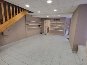 Location locaux professionnels 70 m² à Privas (07000)  600 €