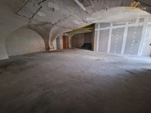 Location locaux professionnels 96 m² à Privas (07000)  400 €