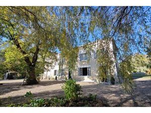 Ancien moulin sur 3 ha  étang et bief