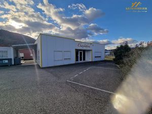 Location locaux professionnels 211 m² à Privas (07000)  2 000 €