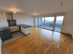 A LOUER DANS BELLE RESIDENCE AVEC VUE MER - Superbe 3 pièces avec garage fermé