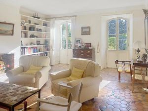 4 Pièces 140 m² à Rénover avec Grande Terrasse