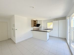 LA COLLE SUR LOUP - App. 2P de 41m2 avec balcon et parking.