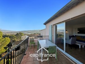 RARE SUR LE DOMAINE de PONT ROYAL  Appartement meublé de 63 m2 CLIMATISE  DERNIER ETAGE  V