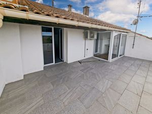 Superbe appartement rénové T3 avec une vue imprenable et stationnement privatif