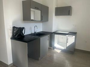 Studio À Louer avec jardin