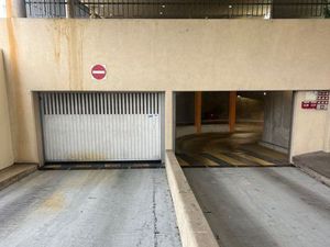 Rare Lot de 10 parkings déjà loués à l’entrée du périphérique - Ivry sur Seine