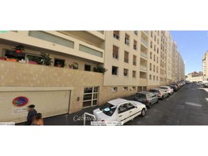 Grand box fermé de 35m2 a proximité de la gare st charles