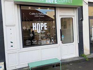 MURS COMMERCIAUX LOUES