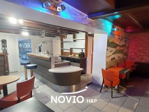 Location locaux professionnels 125 m² à Poitiers (86000)  2 250 €