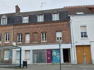 Location locaux professionnels 33 m² à Pont-de-l'Arche (27340)  473 €