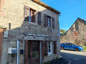 MAISON DE BOURG HABITABLE