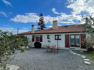 Location meublée maison 2 pièces 60 m² à Saint-Boès (64300)  850 €