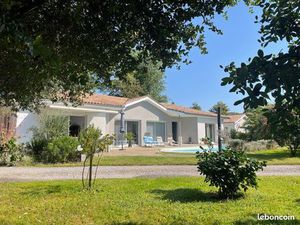 PROPRIÉTÉ AVEC 2 MAISONS  PISCINE SUR 3500m2 DE TERRAIN PAYSAGER