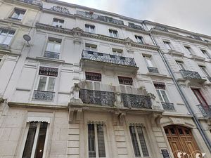 BESANCON - Boucle - Appartement bourgeois 3 chambres ? Rue de Lorraine ? 1er étage avec ba