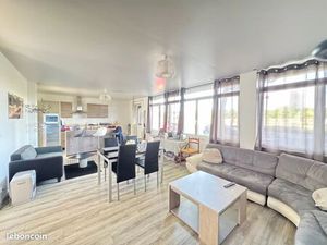 Studio 5 pièces 123 m²