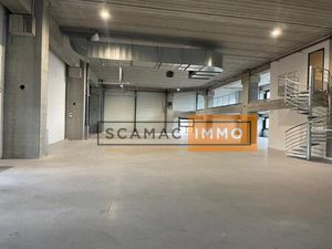 Local d'activités de 832m²