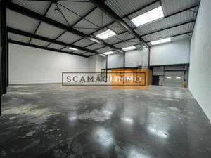 Local d'activités de 837m²