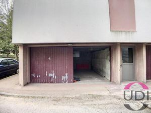 Garage À Vendre - Résidence sécurisée - CORBEIL ESSONNES