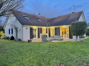 Vente maison 9 pièces  213.00m²  Ozoir