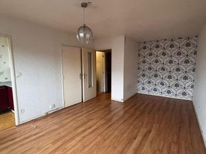 Location appartement 1 pièce  30.01m²  Fresnes