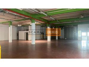 Local d'activités de 777m²
