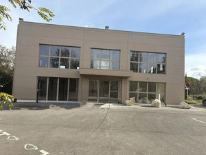 À VENDRE – Local commercial avec extérieur – Châteaurenard (13) – Bureau Parc des Baumes