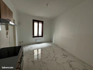 Studio 1 pièce 20 m²