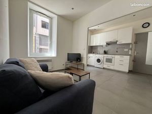 Location 2 pièces meublé 8ème