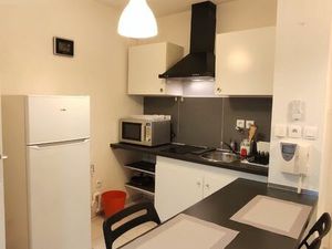 Location à l'annee beau studio dans résidence récente sécurisée