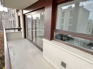 T2 AVEC GRAND BALCON PARIS 12ème