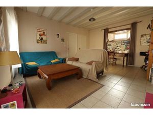 A louer  Studio  appartement  maison   Meublée