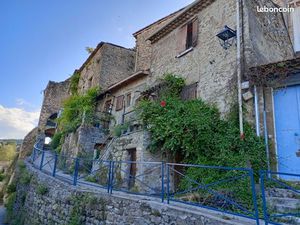Maisonette 24 m² dans le vieux village de Charmes/Rhône