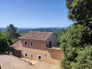 Lorgues   Jolie maison habitable avec un appartement + garage