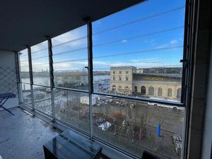 EXCLUSIVITÉ BEL APPARTEMENT TRAVERSANT  T4  LOGGIA  PARKING COUVERT  CAVE