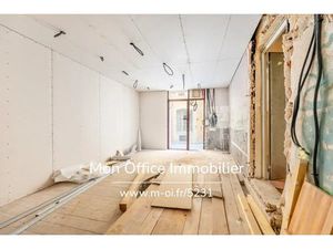 Référence : 5231-ETH - Local Professionnel - 30m2 + Cave de 37m2 - Centre ville historique