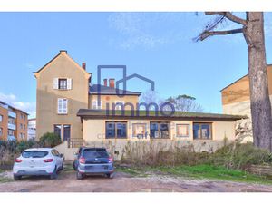 Maison bourgeoise avec fort potentiel au coeur de Lozanne 69380