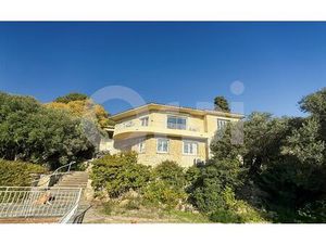 Location maison  220.16 m² T-6 à Toulon  2 700 €