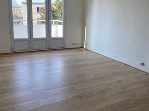 RESIDENCE LA PELOUSE CLICY SOUS BOIS-F3 AVEC BALCON CAVE ET