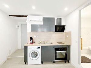 2 lots – port de toulon – rentabilité 9 5 % – meublés – dpe c – refait à neuf