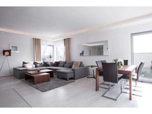 Grand balcon plein Sud et séjour lumineux