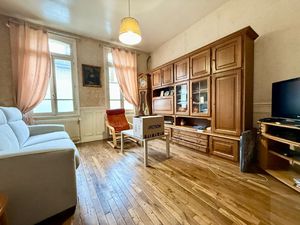 MONTDIDIER - MAISON MITOYENNE - 2 CHAMBRES - GRENIER AMENAGE