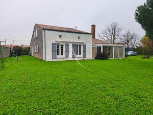 MAISON BORD DE MER PROCHE COMMERCES/ BEAU TERRAIN