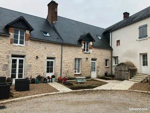 Maison 3 chambres dans une cours commune au Chiteau sur la commune de Huisseau sur Cosson