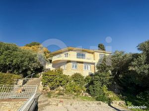 Maison 6 pièces 220 m²