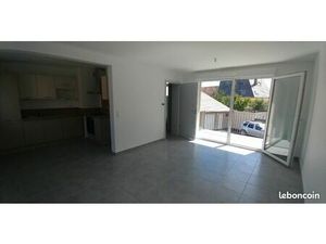 2/3 pièces avec un grand garage