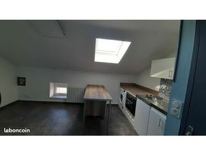 T1 2ème étage très bon état