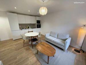 T2 meublé rénové au calme + place de parking / Gare maritime