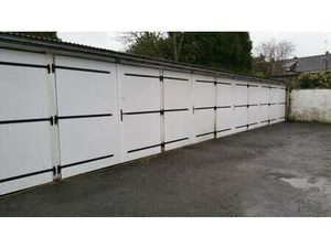 Location Garage box et parking à Fougères (35300) : à louer / Fougères