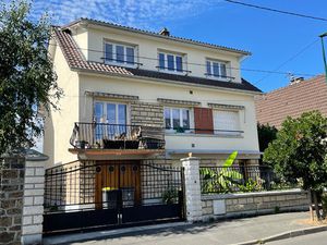 Vente immeuble de rapport 9 pièces  156.00m²  Gagny